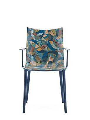 Moderner Stuhl mit buntem Blattmuster und blauem Gestell