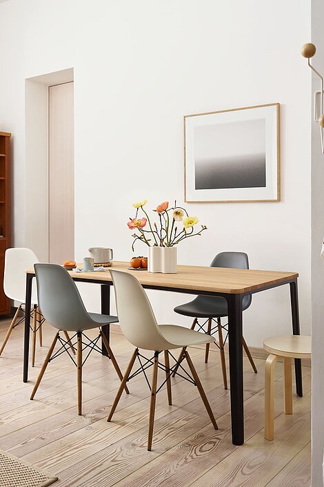 Vitra Eames Plastic Chair